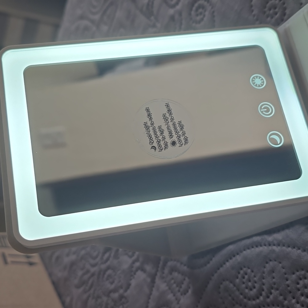 💡LED Makeup Mirror with Touch Control - White - Picture 5 of 6